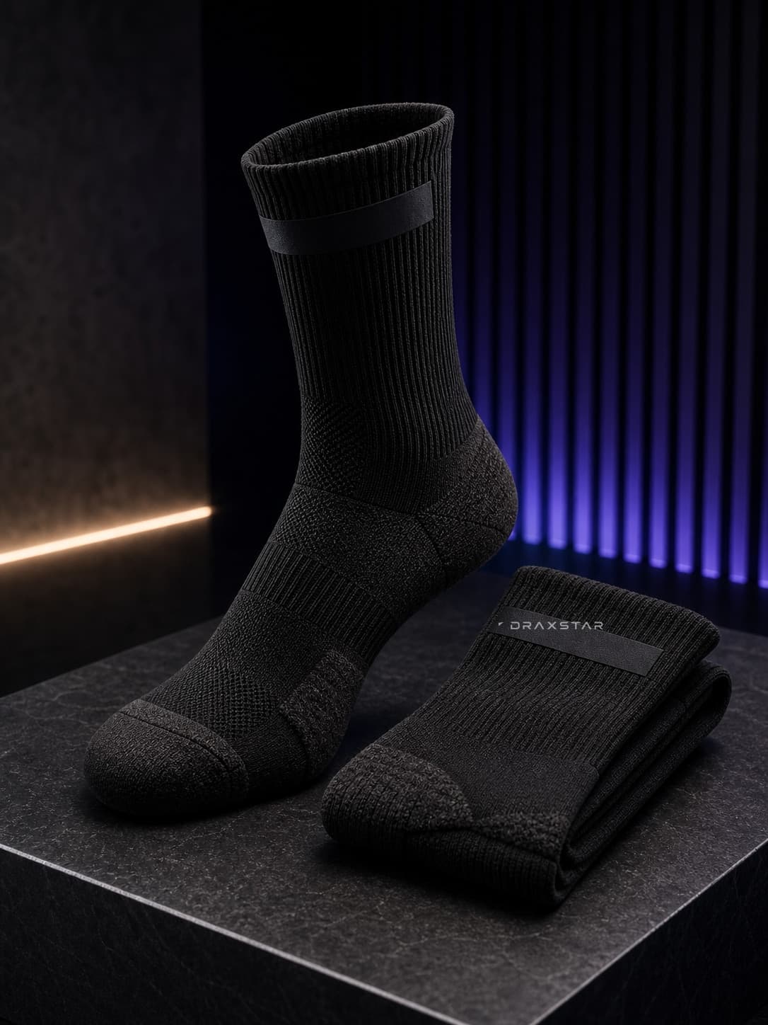 Draxstar Signal Sock black cushioned crew socks product photo.